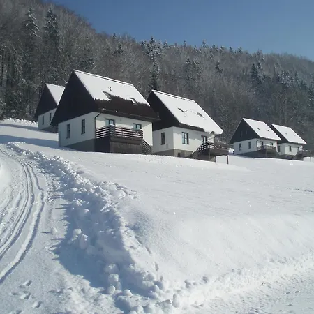 Holiday home Mansion In With Shared Pool Starkov (Hradec Kralove)